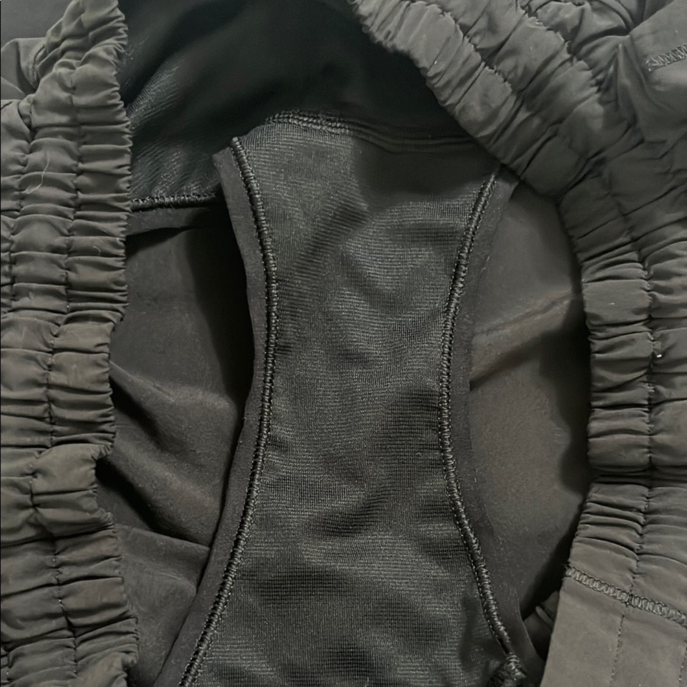 Lululemon Athletica Black Athletic Shorts Lightweight Breathable Design - Picture 8 of 8